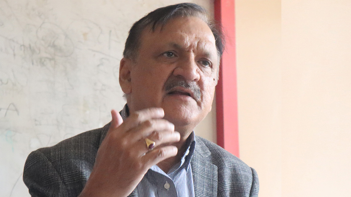 गठबन्धनले बहुमत ल्याए ज्येष्ठ नागरिकलाई ६५ वर्षमै भत्ता दिन्छौँ : प्रवक्ता डा महत